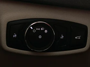 2018 Lincoln MKC - image 15