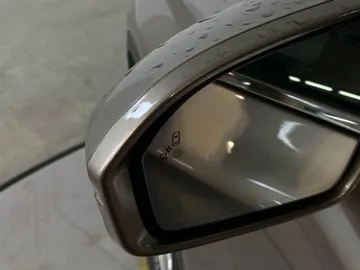 2018 Lincoln MKC - image 18