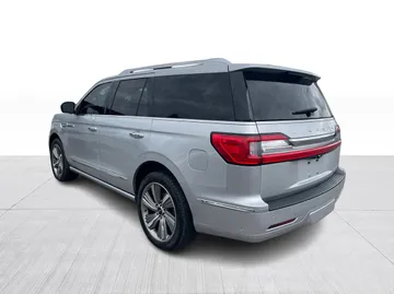 2018 Lincoln Navigator - image 11