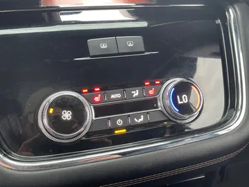 2018 Lincoln Navigator - image 30