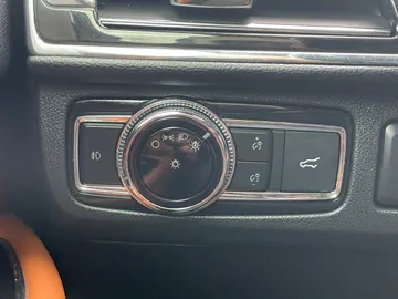 2018 Lincoln Navigator - image 19