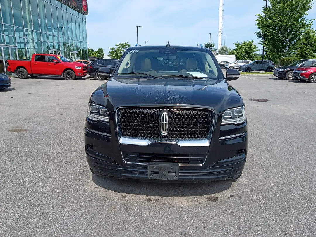 2022 Lincoln Navigator L — photo 2