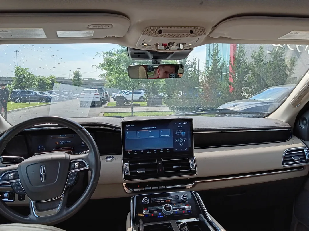 2022 Lincoln Navigator L — photo 8