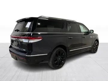 2022 Lincoln Navigator L - image 15
