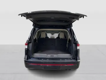 2022 Lincoln Navigator L - image 14