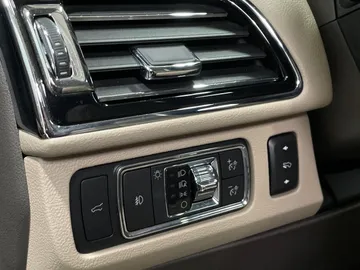 2022 Lincoln Navigator L - image 33