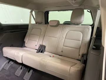 2022 Lincoln Navigator L - image 17