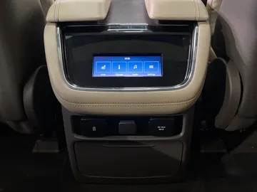2022 Lincoln Navigator L - image 35