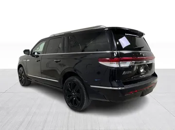2022 Lincoln Navigator L - image 12