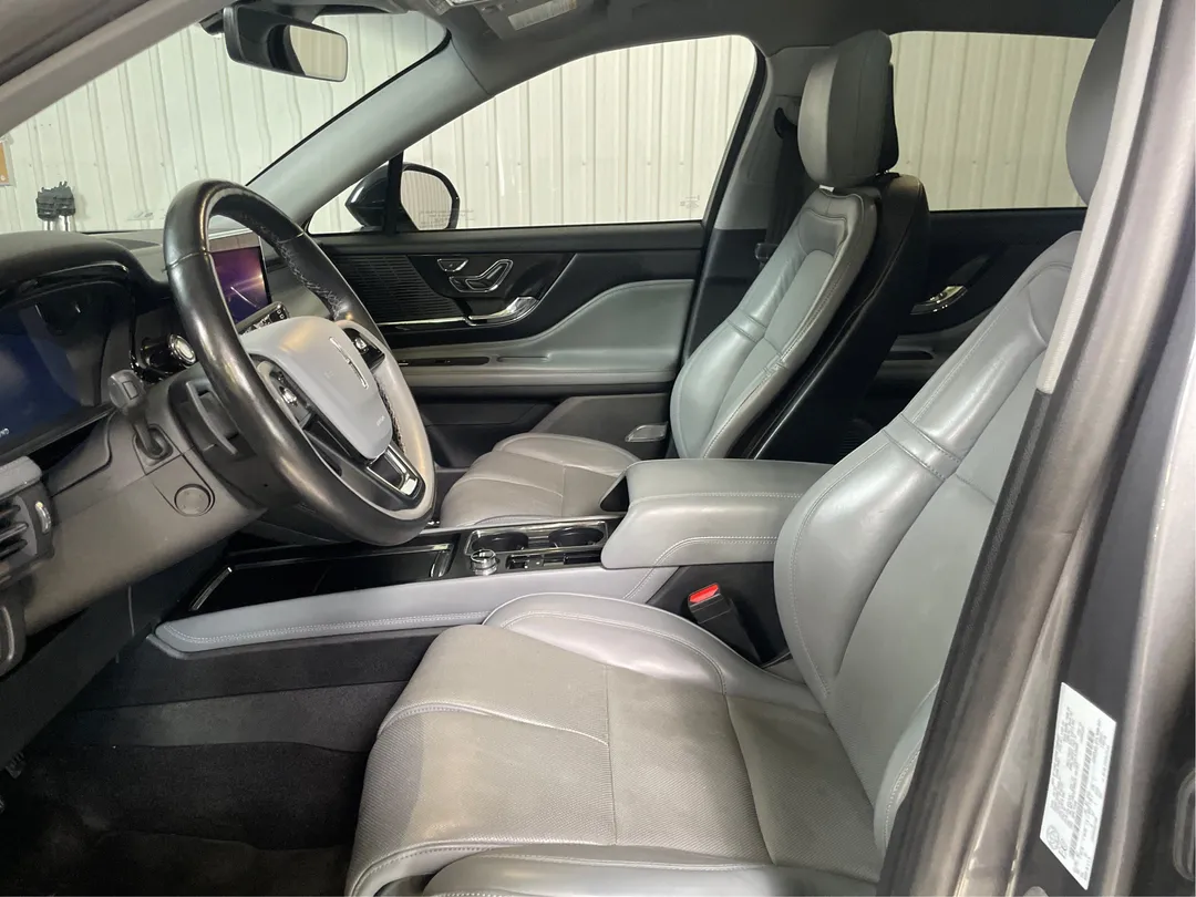 2022 Lincoln Corsair — photo 3