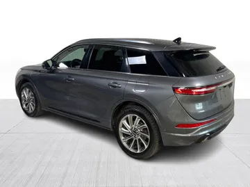 2022 Lincoln Corsair - image 11