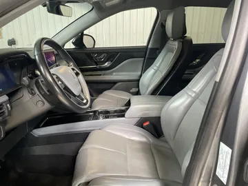 2022 Lincoln Corsair - image 3