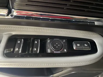 2022 Lincoln Corsair - image 27