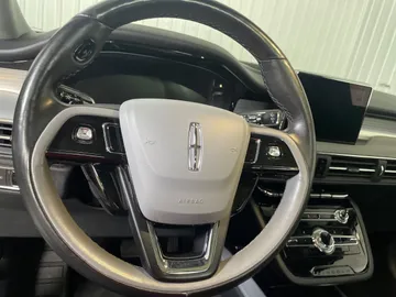 2022 Lincoln Corsair - image 18