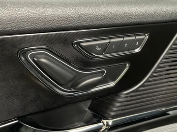 2022 Lincoln Corsair - image 17