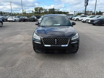 2022 Lincoln Corsair - image 2