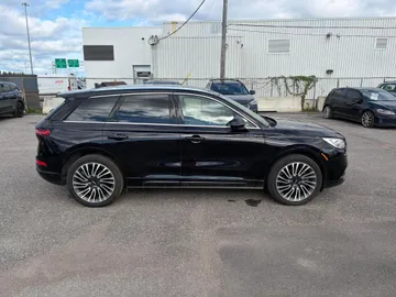 2022 Lincoln Corsair - image 6