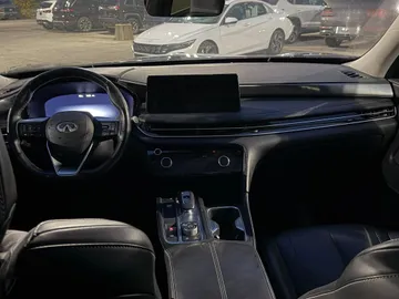 2025 INFINITI QX60 - image 9