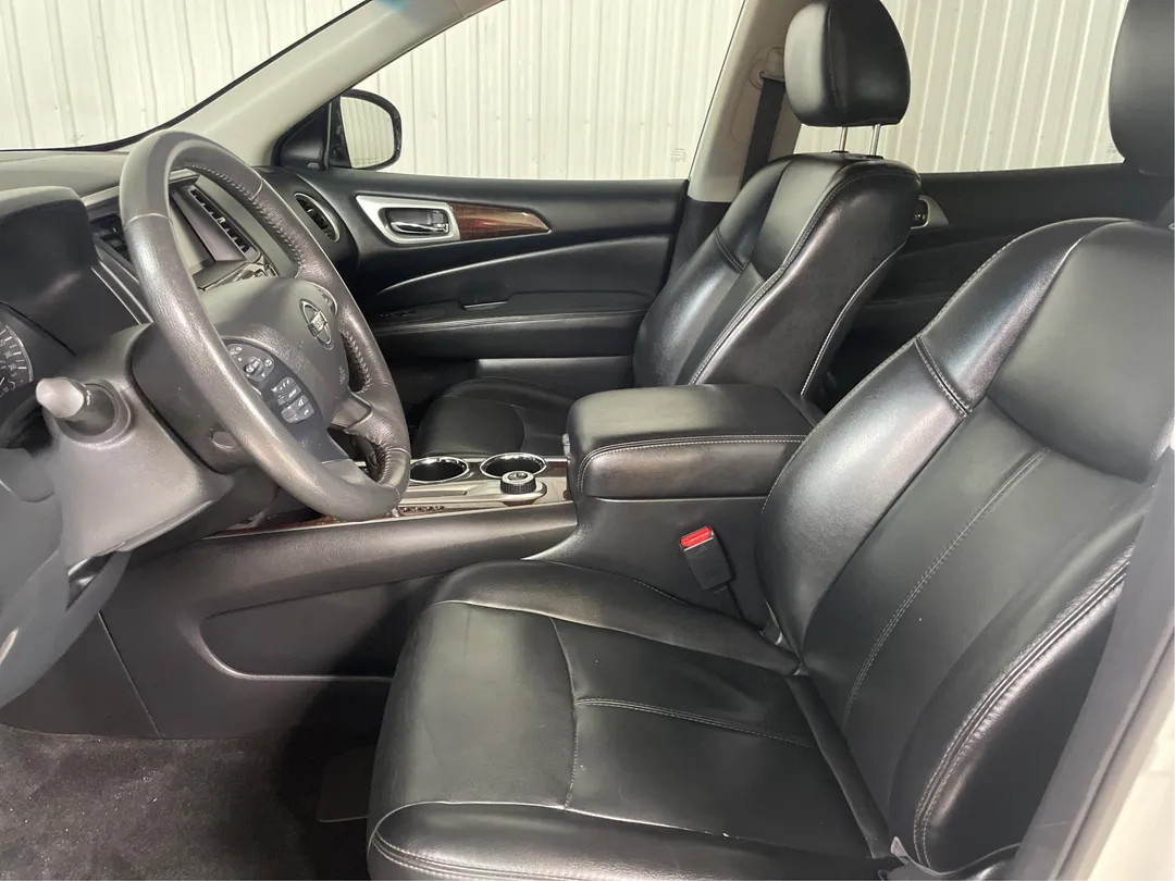 2016 Nissan Pathfinder — photo 3