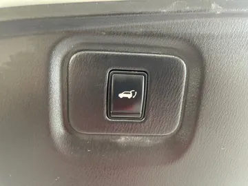 2016 Nissan Pathfinder - image 20