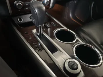 2016 Nissan Pathfinder - image 28