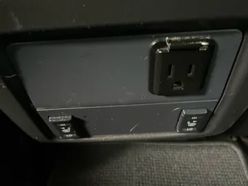 2016 Nissan Pathfinder - image 27
