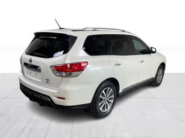 2016 Nissan Pathfinder - image 13
