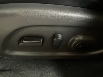 2016 Nissan Pathfinder - image 18