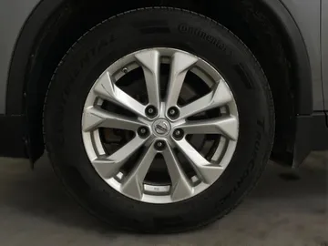 2015 Nissan Rogue - image 7