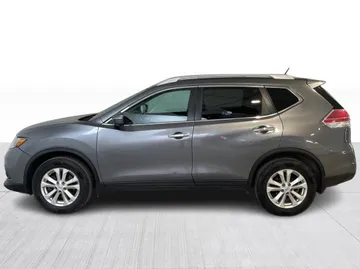 2015 Nissan Rogue - image 10