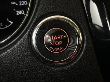 2015 Nissan Rogue - image 24