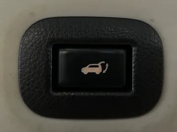 2015 Nissan Rogue - image 21