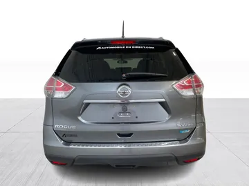 2015 Nissan Rogue - image 12