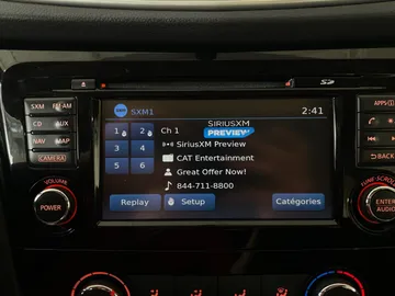 2015 Nissan Rogue - image 32