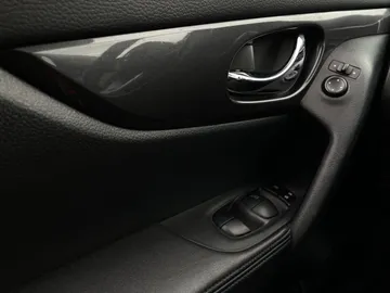 2020 Nissan Rogue - image 21