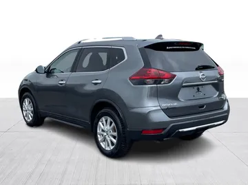 2020 Nissan Rogue - image 11