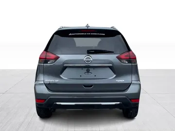 2020 Nissan Rogue - image 12