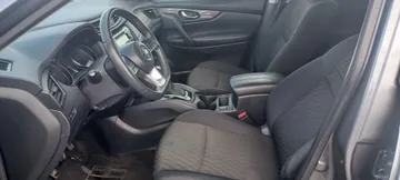 2020 Nissan Rogue - image 9