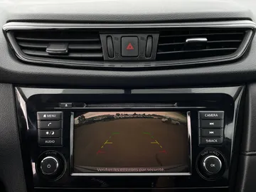 2020 Nissan Rogue - image 19