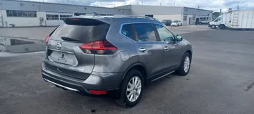 2020 Nissan Rogue - image 6