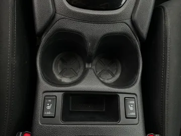 2020 Nissan Rogue - image 22