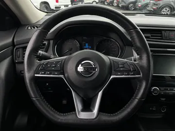 2020 Nissan Rogue - image 17