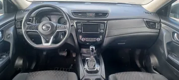 2020 Nissan Rogue - image 10