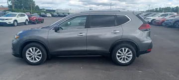 2020 Nissan Rogue - image 4