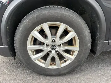2020 Nissan Rogue - image 7