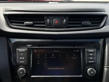 2020 Nissan Rogue - image 7