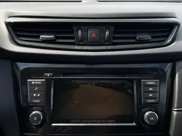 2020 Nissan Rogue - image 19