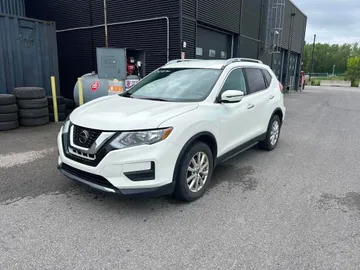 2020 Nissan Rogue - image 3