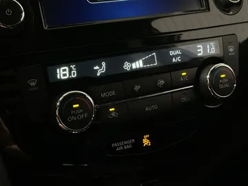 2020 Nissan Rogue - image 20