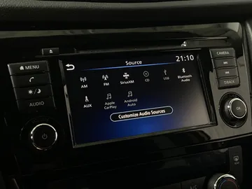 2020 Nissan Rogue - image 7
